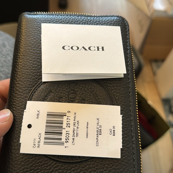 Soft leather Coach woman’s wallet - Picture 6 of 6